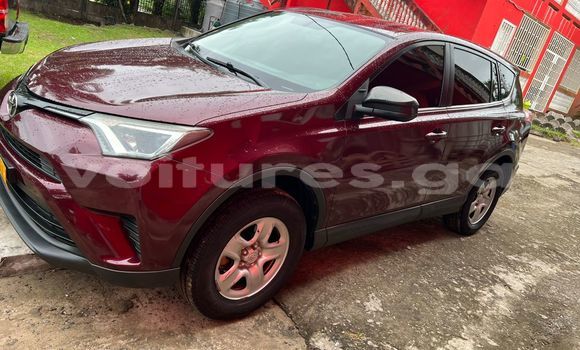 Sayi Na hannu Toyota RAV4 Red Mota in Libreville a estuary Sayi Na hannu Toyota RAV4 Red Mota in Libreville a estuary