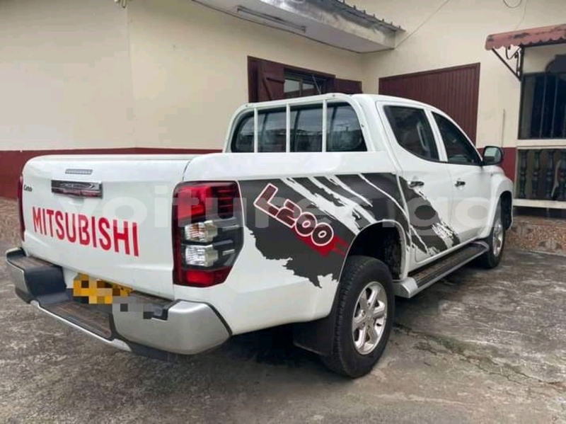 Big with watermark mitsubishi l200 estuaire libreville 8037