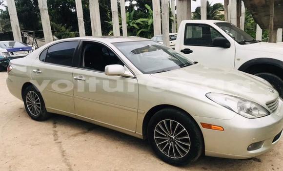 Sayi Na hannu Lexus ES 300 Azurfa Mota in Libreville a estuary Sayi Na hannu Lexus ES 300 Azurfa Mota in Libreville a estuary