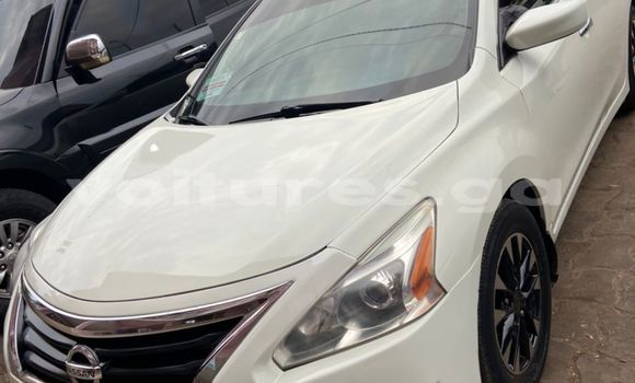 Sayi Na hannu Nissan Altima White Mota in Libreville a estuary Sayi Na hannu Nissan Altima White Mota in Libreville a estuary