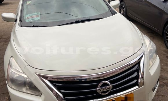 Sayi Na hannu Nissan Altima White Mota in Libreville a estuary Sayi Na hannu Nissan Altima White Mota in Libreville a estuary