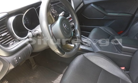 Sayi Na hannu Kia K5 White Mota in Libreville a estuary Sayi Na hannu Kia K5 White Mota in Libreville a estuary