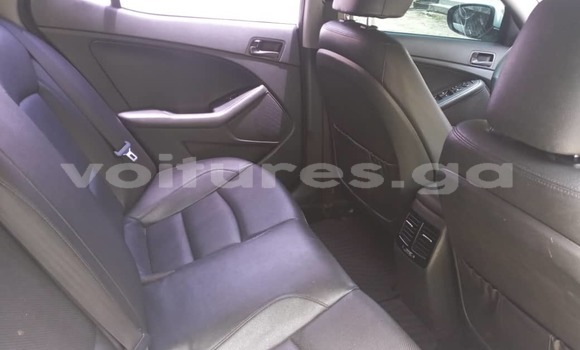 Sayi Na hannu Kia K5 White Mota in Libreville a estuary Sayi Na hannu Kia K5 White Mota in Libreville a estuary