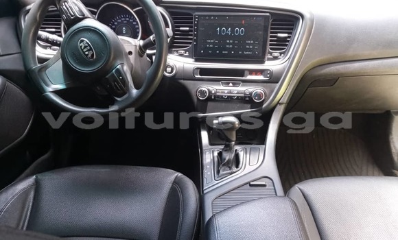 Sayi Na hannu Kia K5 White Mota in Libreville a estuary Sayi Na hannu Kia K5 White Mota in Libreville a estuary