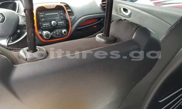 Sayi Na hannu Renault Captur Black Mota in Libreville a estuary Sayi Na hannu Renault Captur Black Mota in Libreville a estuary