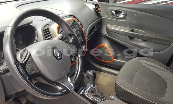 Sayi Na hannu Renault Captur Black Mota in Libreville a estuary Sayi Na hannu Renault Captur Black Mota in Libreville a estuary