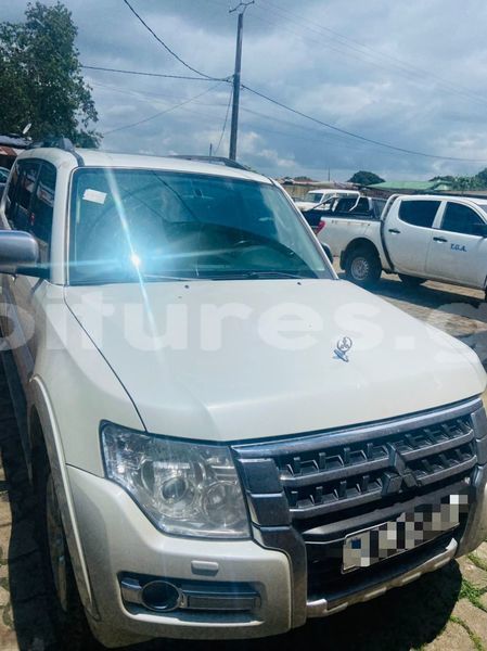 Big with watermark mitsubishi pajero estuaire libreville 8057