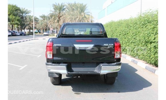 Acheter Import Voiture Toyota Hilux Noir à Import - Dubai, Estuaire Acheter Import Voiture Toyota Hilux Noir à Import - Dubai, Estuaire