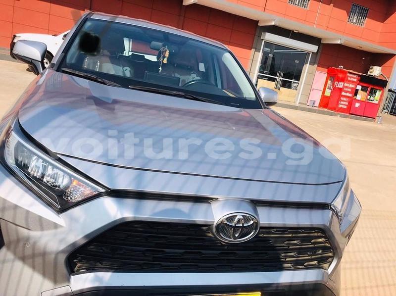 Big with watermark toyota rav4 estuaire libreville 8061