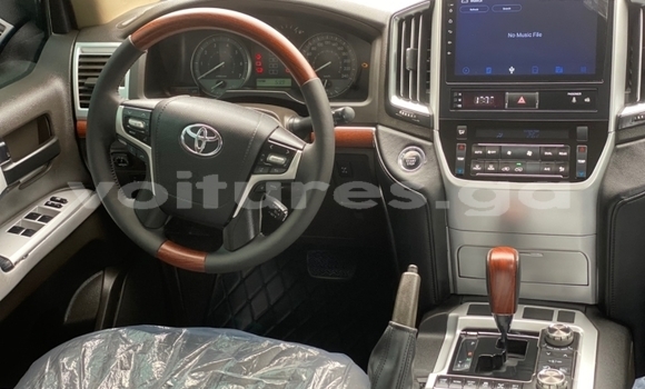 Sayi Na hannu Toyota Land Cruiser Red Mota in Libreville a estuary Sayi Na hannu Toyota Land Cruiser Red Mota in Libreville a estuary