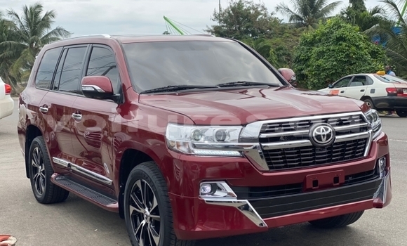 Sayi Na hannu Toyota Land Cruiser Red Mota in Libreville a estuary Sayi Na hannu Toyota Land Cruiser Red Mota in Libreville a estuary