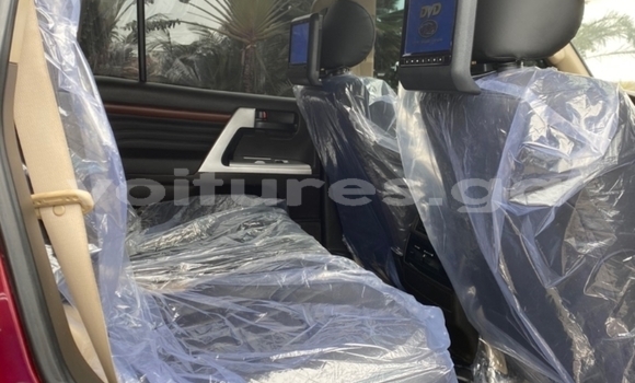 Sayi Na hannu Toyota Land Cruiser Red Mota in Libreville a estuary Sayi Na hannu Toyota Land Cruiser Red Mota in Libreville a estuary