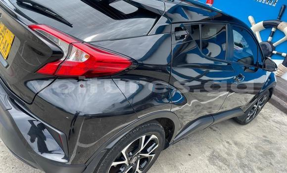 Sayi Na hannu Toyota C-HR Black Mota in Libreville a estuary Sayi Na hannu Toyota C-HR Black Mota in Libreville a estuary