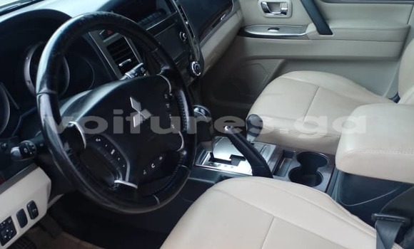 Sayi Na hannu Mitsubishi Pajero Brown Mota in Libreville a estuary Sayi Na hannu Mitsubishi Pajero Brown Mota in Libreville a estuary