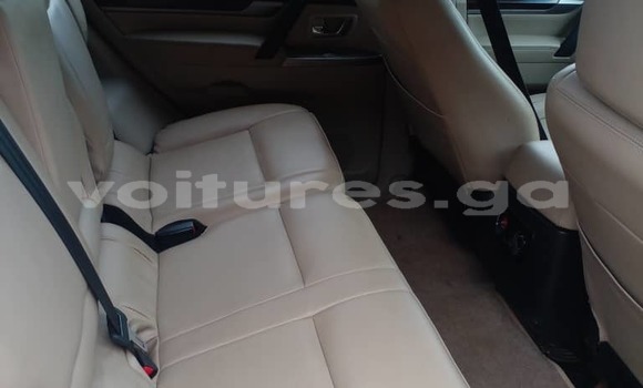 Sayi Na hannu Mitsubishi Pajero Brown Mota in Libreville a estuary Sayi Na hannu Mitsubishi Pajero Brown Mota in Libreville a estuary