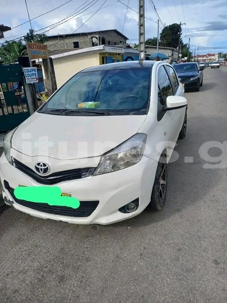 Big with watermark toyota yaris estuaire libreville 8069