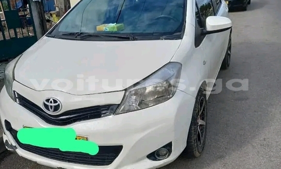 Sayi Na hannu Toyota Yaris White Mota in Libreville a estuary Sayi Na hannu Toyota Yaris White Mota in Libreville a estuary