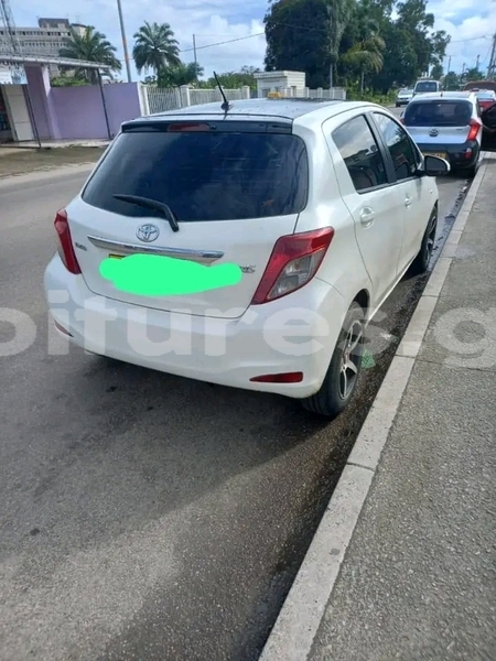 Big with watermark toyota yaris estuaire libreville 8069