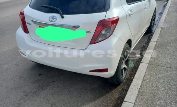 Sayi Na hannu Toyota Yaris White Mota in Libreville a estuary Sayi Na hannu Toyota Yaris White Mota in Libreville a estuary