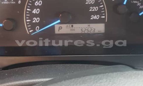 Sayi Na hannu Toyota Camry White Mota in Libreville a estuary Sayi Na hannu Toyota Camry White Mota in Libreville a estuary