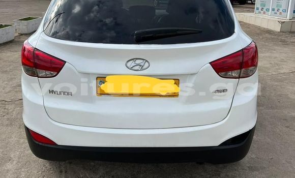Sayi Na hannu Hyundai ix35 White Mota in Libreville a estuary Sayi Na hannu Hyundai ix35 White Mota in Libreville a estuary