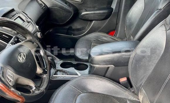 Sayi Na hannu Hyundai ix35 White Mota in Libreville a estuary Sayi Na hannu Hyundai ix35 White Mota in Libreville a estuary