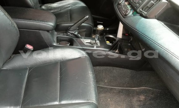 Sayi Na hannu Toyota RAV4 White Mota in Libreville a estuary Sayi Na hannu Toyota RAV4 White Mota in Libreville a estuary