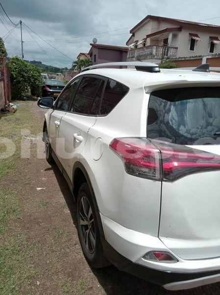 Big with watermark toyota rav4 estuaire libreville 8073