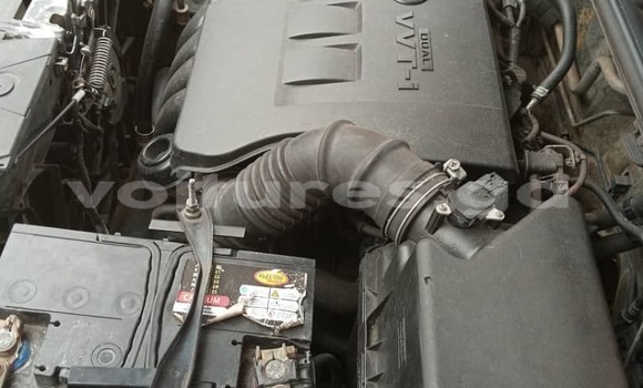 Sayi Na hannu Toyota RAV4 White Mota in Libreville a estuary Sayi Na hannu Toyota RAV4 White Mota in Libreville a estuary