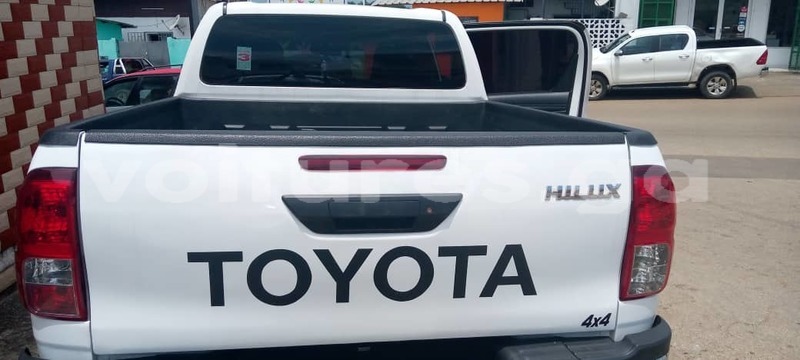 Big with watermark toyota hilux estuaire libreville 8074