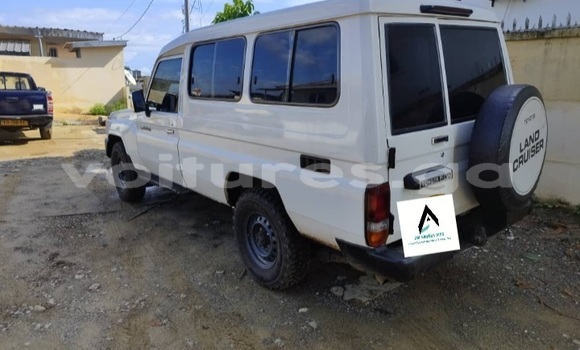 Sayi Na hannu Toyota Land Cruiser White Mota in Libreville a estuary Sayi Na hannu Toyota Land Cruiser White Mota in Libreville a estuary