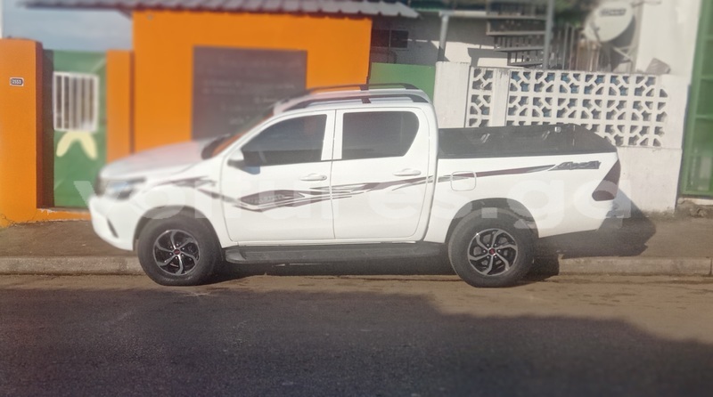 Big with watermark toyota hilux estuaire libreville 8078