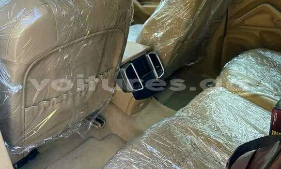 Sayi Na hannu Porsche Cayenne Black Mota in Libreville a estuary Sayi Na hannu Porsche Cayenne Black Mota in Libreville a estuary