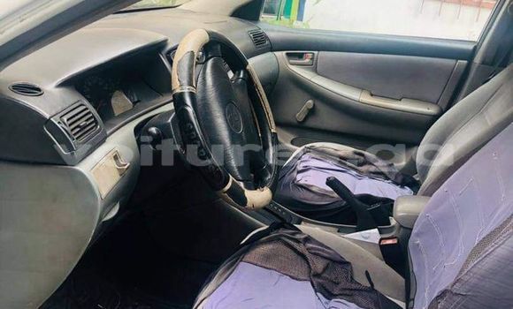 Sayi Na hannu Toyota Corolla White Mota in Libreville a estuary Sayi Na hannu Toyota Corolla White Mota in Libreville a estuary