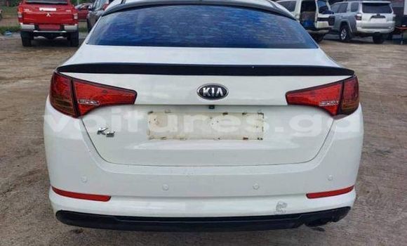 Sayi Na hannu Kia K5 White Mota in Libreville a estuary Sayi Na hannu Kia K5 White Mota in Libreville a estuary