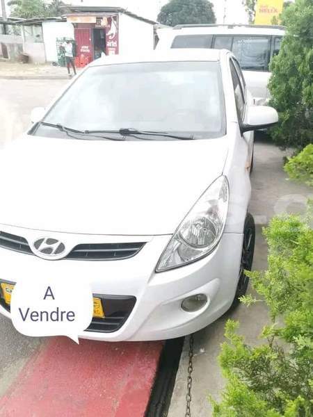 Big with watermark hyundai i20 estuaire libreville 8088