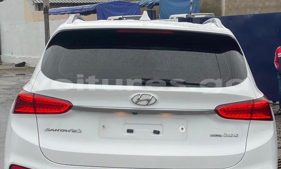 Sayi Sabo Hyundai Santa Fe White Mota in Libreville a estuary Sayi Sabo Hyundai Santa Fe White Mota in Libreville a estuary