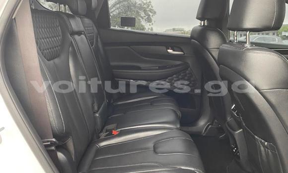 Sayi Sabo Hyundai Santa Fe White Mota in Libreville a estuary Sayi Sabo Hyundai Santa Fe White Mota in Libreville a estuary