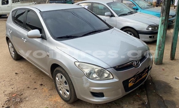 Sayi Na hannu Hyundai i30 Azurfa Mota in Libreville a estuary Sayi Na hannu Hyundai i30 Azurfa Mota in Libreville a estuary