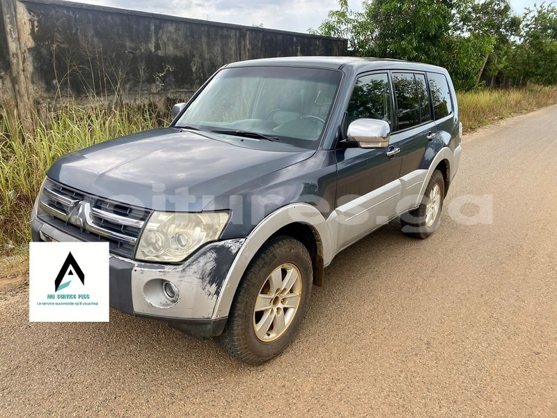 Big with watermark mitsubishi pajero estuaire libreville 8093