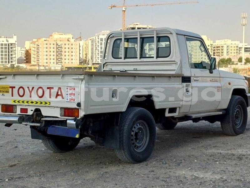 Big with watermark toyota land cruiser estuaire libreville 8130