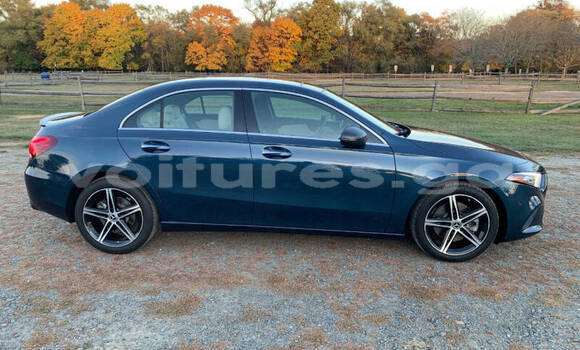 Sayi Na hannu Mercedes-Benz A–Class Blue Mota in Libreville a estuary Sayi Na hannu Mercedes-Benz A–Class Blue Mota in Libreville a estuary