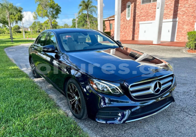 Big with watermark mercedes benz e class estuaire libreville 8135