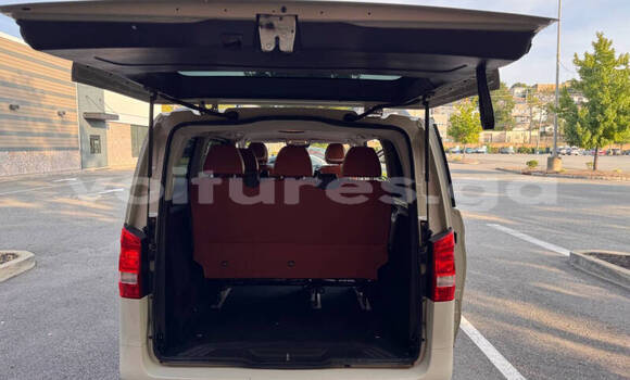 Sayi Na hannu Mercedes-Benz Vito White Mota in Libreville a estuary Sayi Na hannu Mercedes-Benz Vito White Mota in Libreville a estuary