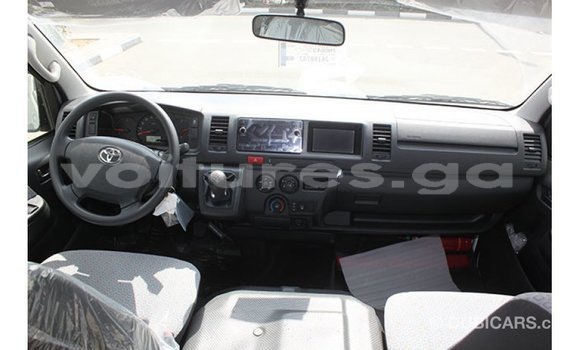Acheter Import Voiture Toyota Hiace Blanc à Import - Dubai, Estuaire Acheter Import Voiture Toyota Hiace Blanc à Import - Dubai, Estuaire