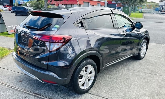 Sayi Na hannu Honda Vezel Black Mota in Libreville a estuary Sayi Na hannu Honda Vezel Black Mota in Libreville a estuary