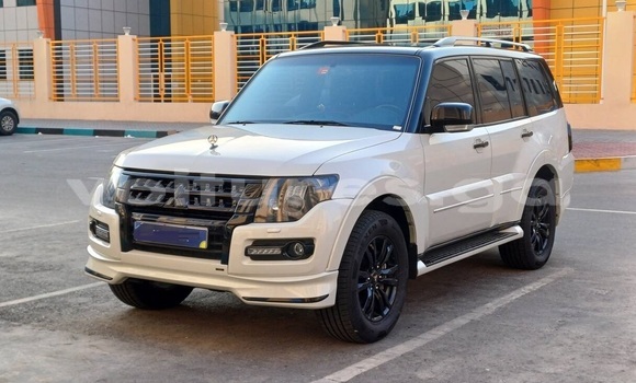 Acheter Occasion Voiture Mitsubishi Pajero Blanc à Libreville, Estuaire Acheter Occasion Voiture Mitsubishi Pajero Blanc à Libreville, Estuaire