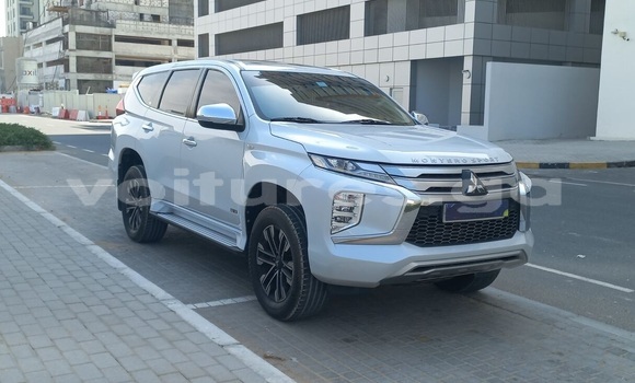 Sayi Na hannu Mitsubishi Montero Sport White Mota in Libreville a estuary Sayi Na hannu Mitsubishi Montero Sport White Mota in Libreville a estuary