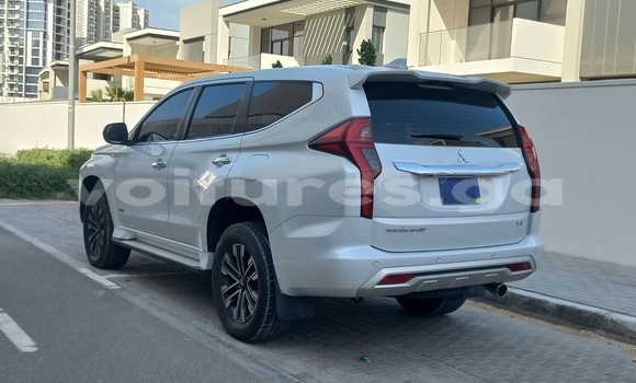 Sayi Na hannu Mitsubishi Montero Sport White Mota in Libreville a estuary Sayi Na hannu Mitsubishi Montero Sport White Mota in Libreville a estuary