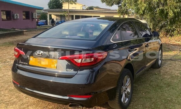 Sayi Na hannu Hyundai Sonata Sauran Mota in Libreville a estuary Sayi Na hannu Hyundai Sonata Sauran Mota in Libreville a estuary